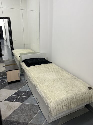 комнату с подселением: 25 кв. м, Эмереги менен