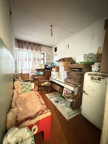 токмак: 3 комнаты, 81 м², 1 этаж, Старый ремонт — 8