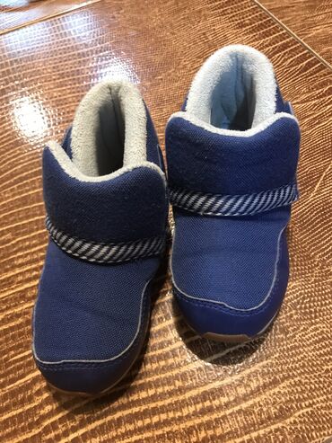 Продаю детские ботиночки фирмы New Balance на позднюю зиму -начало
