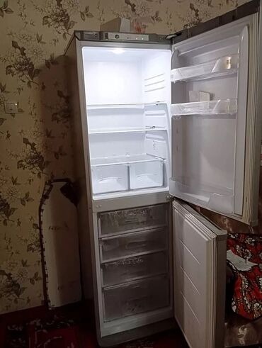 холодильник для машина: Холодильник Biryusa, Б/у, Двухкамерный, 60 * 2 *