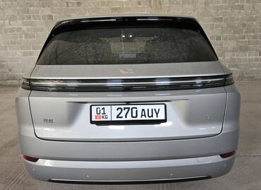 электромобиль neta: Li Auto L7 – это современный внедорожник, предлагающий просторный и