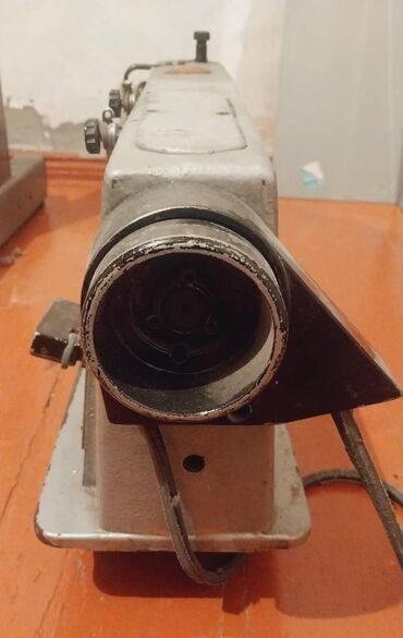 taxta yonan aparat qiymeti: Sənaye tikiş maşını – stolüstü komplektlə - Güclü sənaye tipli düz