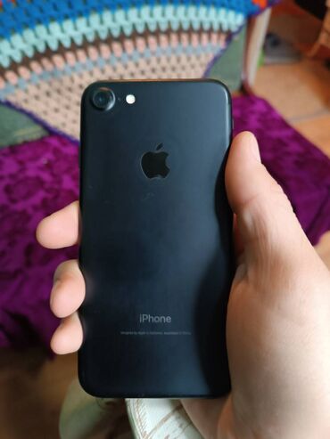 Apple iPhone: IPhone 7, Б/у, 128 ГБ, Черный, Чехол, Кабель, 58 %