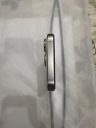 Apple iPhone: IPhone 15 Pro, White Titanium, 90 % — 9