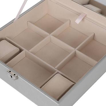 Ostali aksesoari: Organizator za nakit sa kljucem 
Izradjen od eko koze
2500 rsd — 8