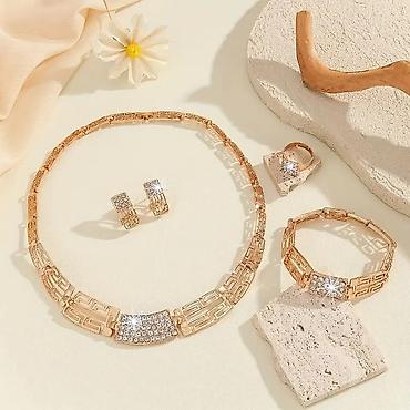 Setovi nakita: 2200 — 18