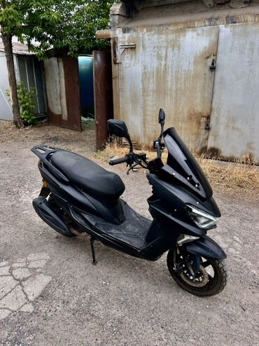 купить скутер двухместный: Скутер Yamaha, 150 куб. см, Бензин, Б/у