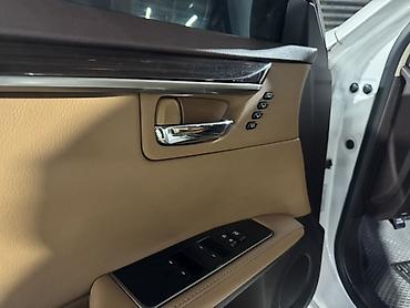 Lexus: Lexus ES: 2017 г., 2.5 л, Гибрид, Седан at lalafo.kg — 11 Lexus: Lexus ES: 2017 г., 2.5 л, Гибрид, Седан — 11