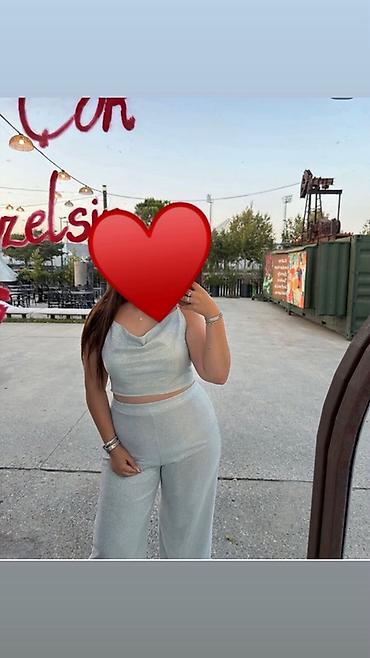 Qadınlar üçün iki hissəli parıltılı dəst - Tərkib: üst və şalvar -