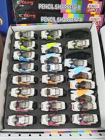 Канцтовары: Набор точилок для карандашей в пластиковых банках. - Форматы — 12