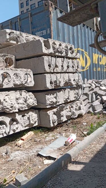 Пустотные плиты перекрытия: Плиты перекрытия. ребристые плиты, фска, бетонные колонны и фермы — 4