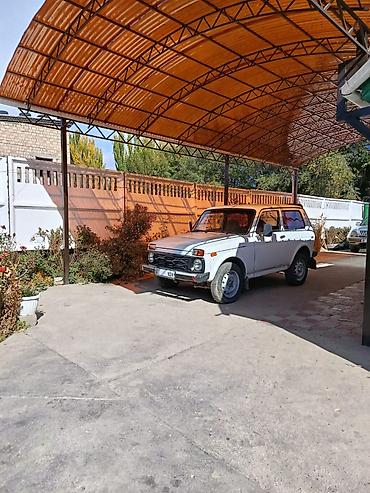 машина рендж ровер: ВАЗ (ЛАДА) 2121 (4x4): 2005 г., 1.7 л, Механика, Бензин, Внедорожник — 1