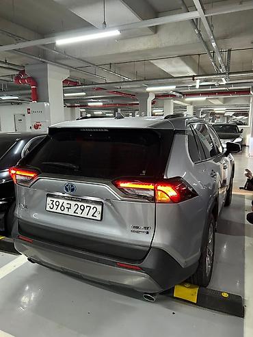 Toyota: Toyota RAV4: 2019 г., 2.5 л, Вариатор, Гибрид, Кроссовер — 6
