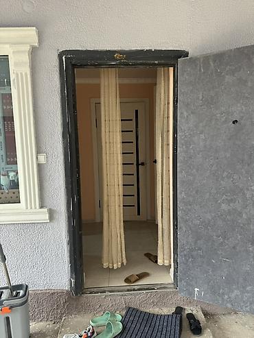 Продажа коттеджей и домов: Жилой дом с двором - Одноэтажный дом с фасадом под декор, пластиковые — 5