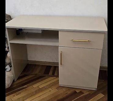 Düz masa, Polkalı, Siyirməli, Sadə laminat