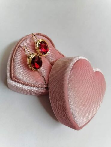 Minđuše: Mindjuše
Cena:900din na lalafo.rs — 13 Minđuše: Mindjuše
Cena:900din — 13