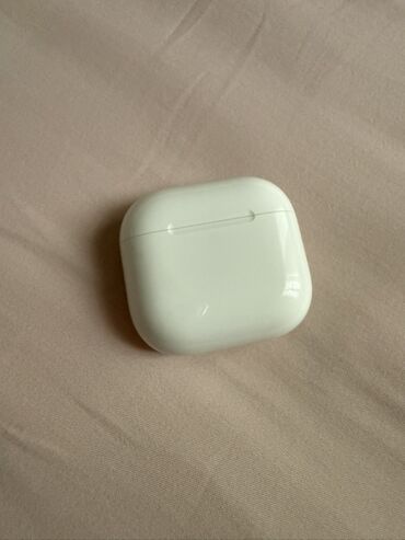Toyota: Apple Airpods 4, istifade olunmayib, yenidir