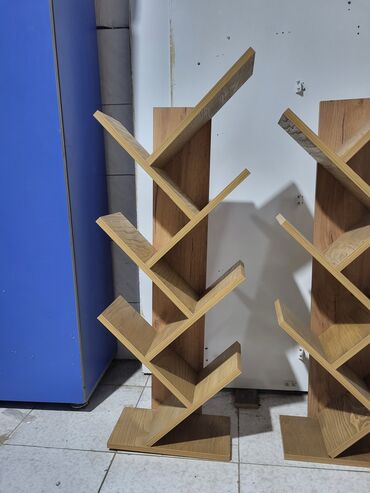 Rəflər: Yeni, Kitab rəfi — 9