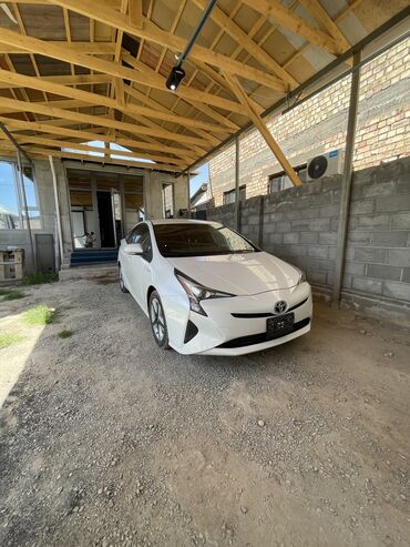17 колеса: Toyota Prius: 2016 г., 1.8 л, Вариатор, Гибрид, Хэтчбэк