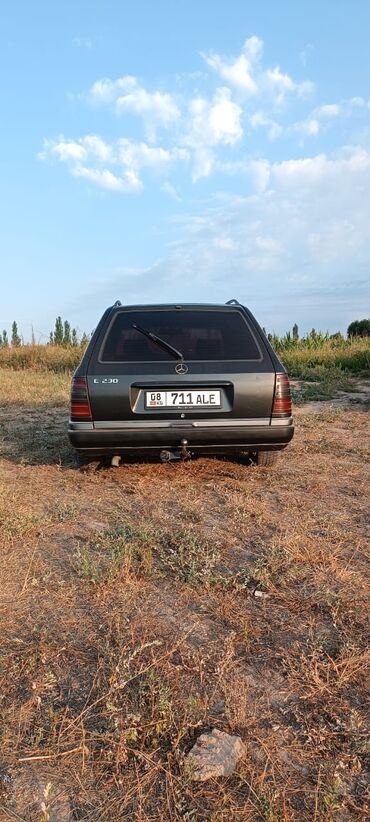 Mercedes-Benz: Mercedes-Benz E-Class: 1990 г., 2.3 л, Механика, Бензин, Универсал at lalafo.kg — 13 Mercedes-Benz: Mercedes-Benz E-Class: 1990 г., 2.3 л, Механика, Бензин, Универсал — 13