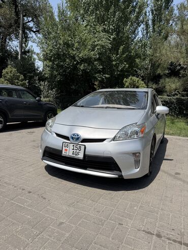 самая деловая машина: Toyota Prius: 2015 г., 1.8 л, Автоматические, Гибрид, Седан