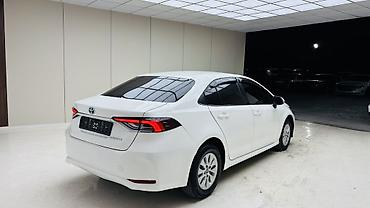 трактор 82 1: Toyota Corolla: 2019 г., 1.8 л, Автомат, Гибрид, Седан — 6