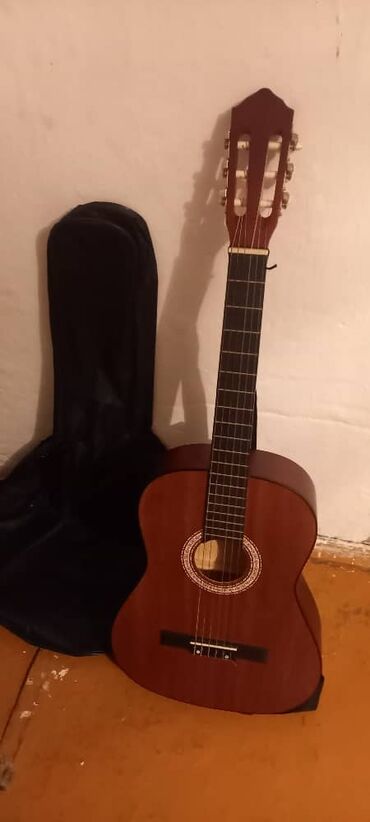 гитара размер 41: Продаю новую классическую гитару от фирмы Didao . Размер 39 с чехлом