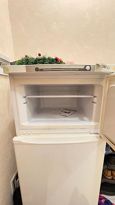 12 pro barter: İşlənmiş 2 qapılı Indesit Soyuducu Satılır, rəng - Ağ — 3