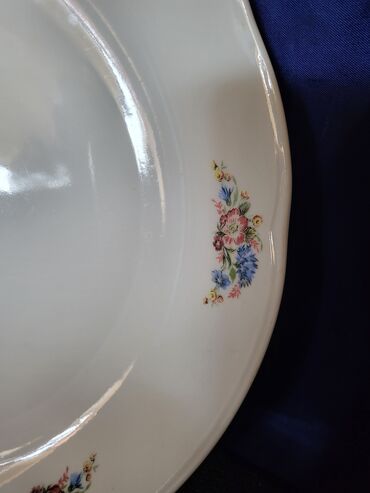 Ostali antikviteti: Tanjir velik Alba Julia porcelan iz 70ih. Tanjir za na lalafo.rs — 4 Ostali antikviteti: Tanjir velik Alba Julia porcelan iz 70ih. Tanjir za — 4