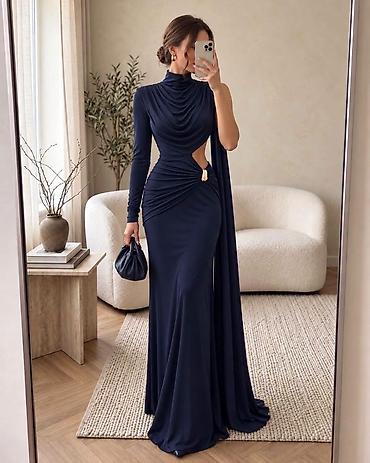 dugacke haljine: Haljina: 3300 dinara
S M L Xl — 4