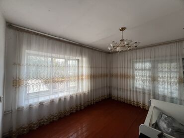 квартира берилет кемин: 2 комнаты, 55 м², 2 этаж, Старый ремонт