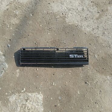 Решетки радиатора: Решетка радиатора Mazda Б/у — 20