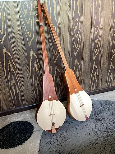 Гитары: Комуз…Өтө эмгекти мээнети талап кылган Үч кылдуу кыргыздын салттуу — 13