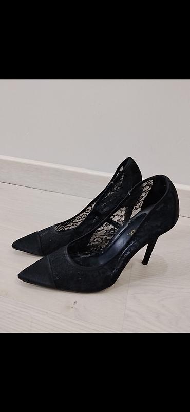 Другая женская обувь: Отдаю вещи даром.
Пишите, если нужно — 1