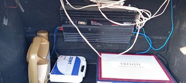 Digər avtomobillər: Avtomobil: sedan kuzovlu, gümüşü rəng. Xarici xüsusiyyətlər: - Kompakt — 8