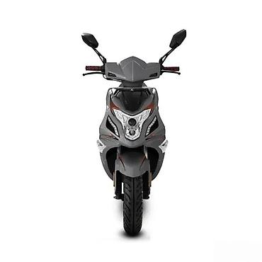 bolt sinhronizovano: KMOTO R8 skuter – gradski dvotočkaš sportskog izgleda - Motor — 3