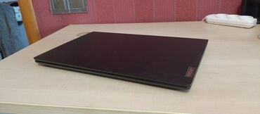 HP: Lenovo markalı, tünd boz rəngli noutbuk. Noutbukda geniş ekran, rahat