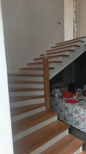 saatlar divar: Yeni Pilləkən məhəccəri, Taxta, Ödənişli çatdırılma — 1