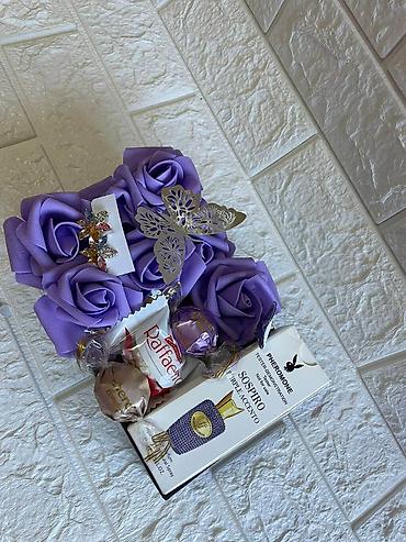 Kompleti namirnica: Poklon setovi u dekorativnim kutijama Elegantno aranžirani poklon — 13