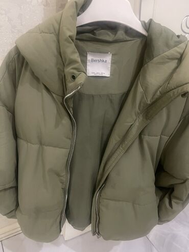 Пиджаки: Пуховик куртка, Bershka, L