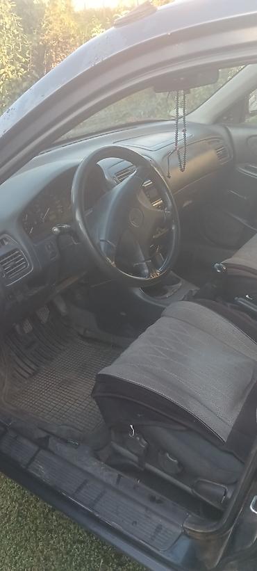 e6 3: Mazda 626: 1998 г., 2 л, Механика, Бензин, Седан — 7