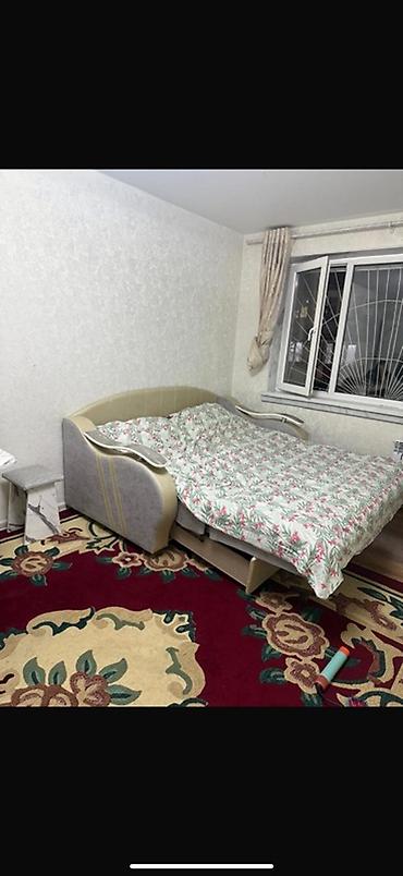 стенка кровать: Двуспальная кровать с мягким изголовьем и бортиками. - Конструкция — 1