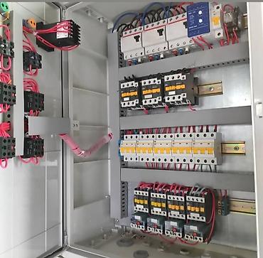 yumurta sekilleri: Elektrik paneli, müxtəlif elektrik dövrələrini idarə etmək və qorumaq — 7