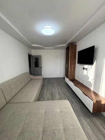 Продажа квартир: 3 комнаты, 65 м² — 10