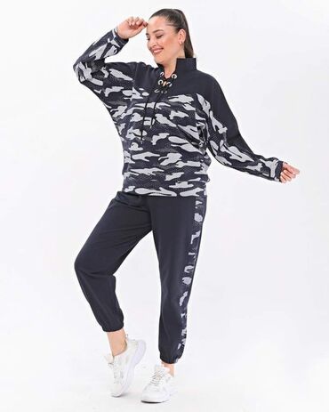 Trenerke: Crna i teget
2xl - 4xl
4200 — 14