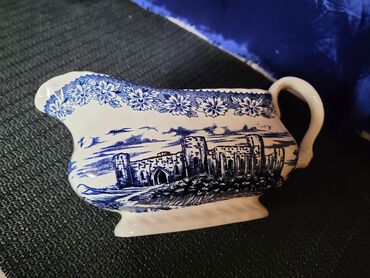 Činije: Sosijera nova engleska iz 70ih. Nova sosijera sve na njoj odsjaj od na lalafo.rs — 3 Činije: Sosijera nova engleska iz 70ih. Nova sosijera sve na njoj odsjaj od — 3