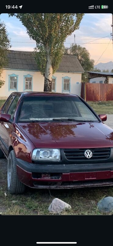 дом на колесах купить бу: Volkswagen Vento: 1993 г., 1.8 л, Механика, Бензин, Седан