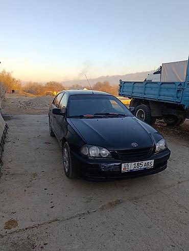 Toyota Avensis: 1998 г., Механика, Седан