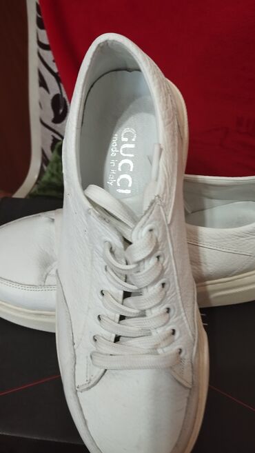 обувь белая: Унисекс кеды мужские/женские 
Гуччи Итальянские 
размер - 40