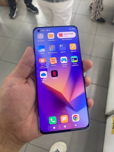 сломанные телефон: Xiaomi, Mi 11, Б/у, 256 ГБ, цвет - Голубой, 1 SIM, 2 SIM, eSIM